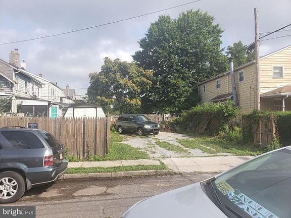 3rd image of 860 S Olden Ave
