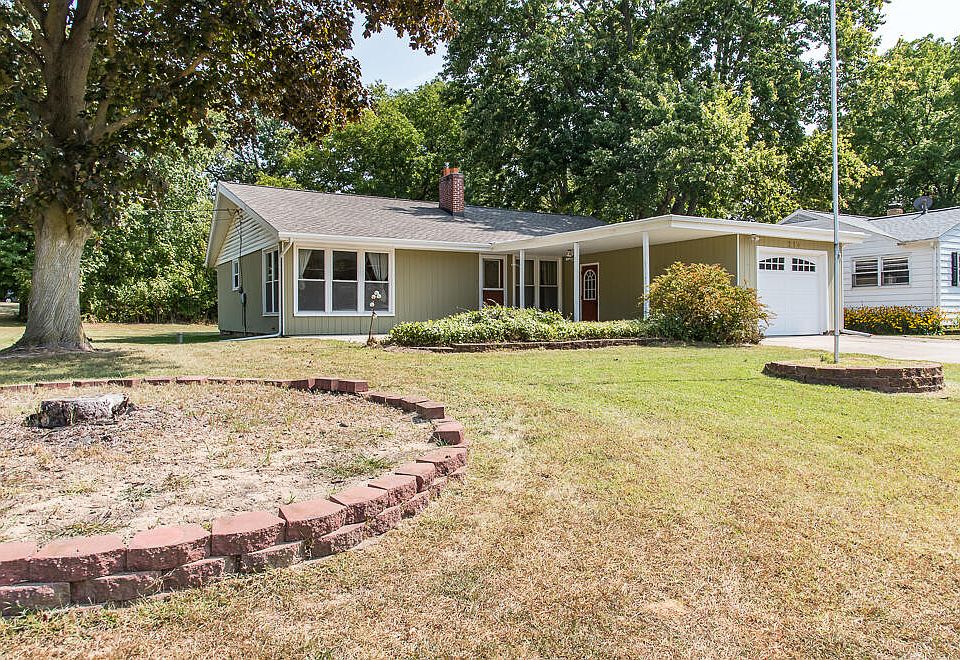 1st image of 214 Fairfield Dr