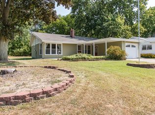 214 Fairfield Dr, Paw Paw, MI 49079