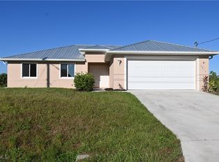 1914 NE 13th Pl, Cape Coral, FL 33909