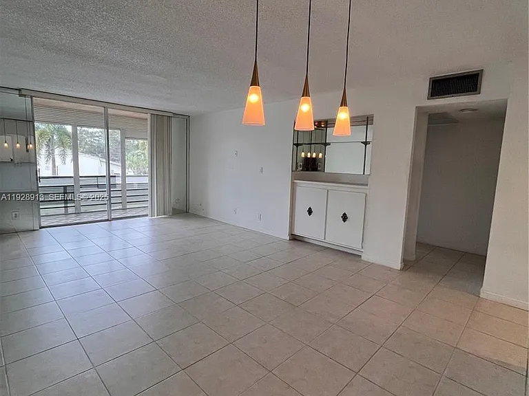 403 NW 68th Ave #206 — Photo 4