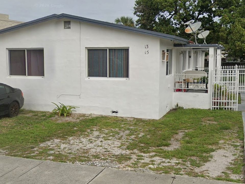 1st image of 13 E 19th St