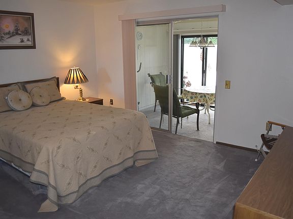 4th image of 10811 W Santa Fe Dr