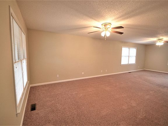 4th image of 100 Tupelo Ct
