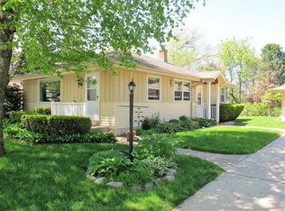 3024 W Rochelle Ave, Glendale, WI 53209