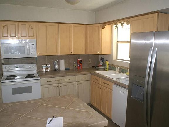 4th image of 3223 Knoll Manor Dr