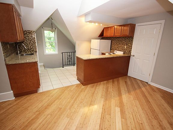 2nd image of 733 Maryland Ave APT 4
