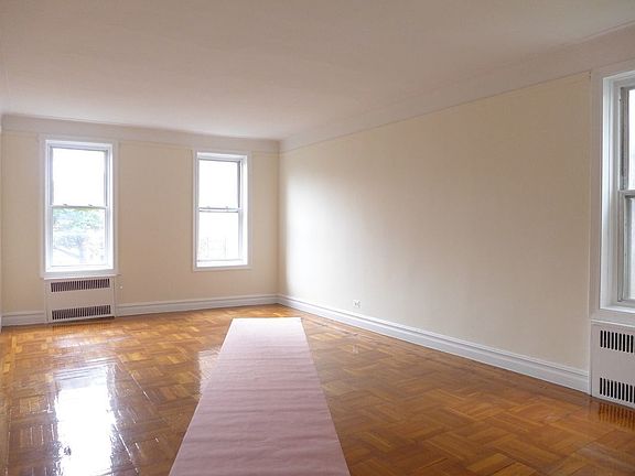 3rd image of 2821 Kings Hwy #1F