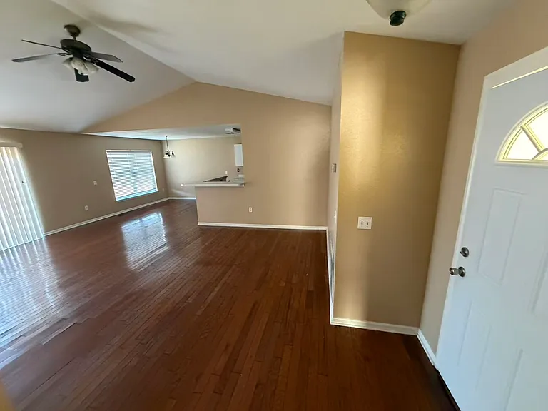 717 Cockatoo Ct — Photo 10