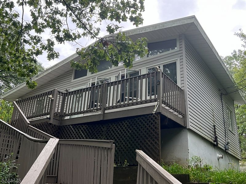 1st image of 14 Laurel Dr
