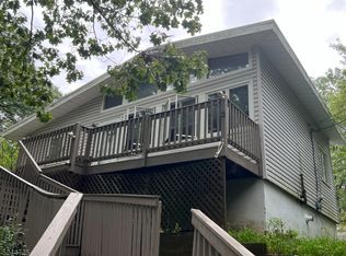 14 Laurel Dr, Highland Lakes, NJ 07422