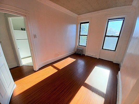 1st image of 370 13th St APT 3