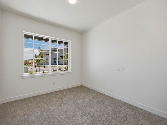 4th image of 4613 Grove Ct