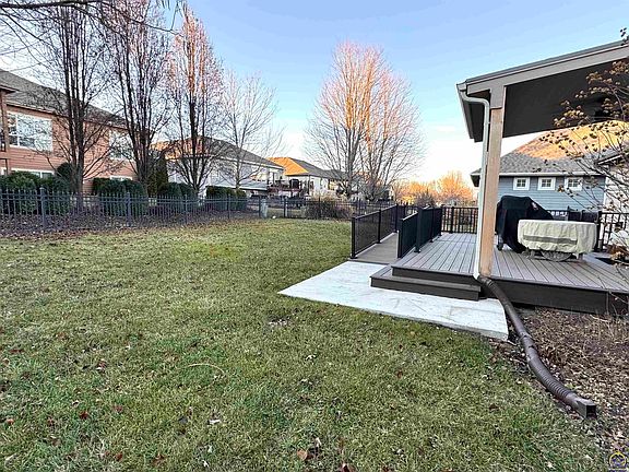 3rd image of 323 N Eaton Dr