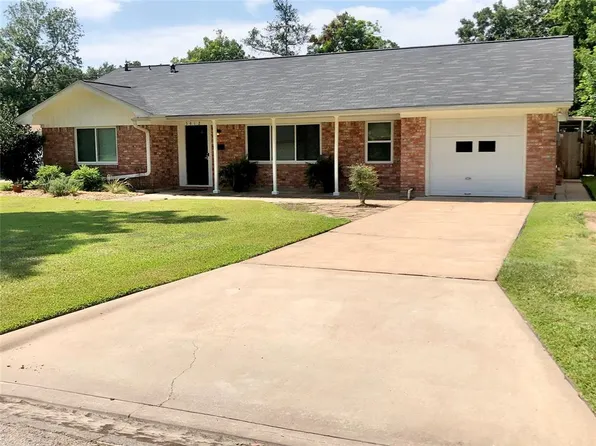 3912 Aggie Drive, Bay City, TX 77414