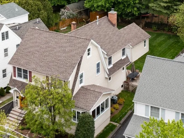 51 Southern Slope Dr, Millburn Twp., NJ 07041