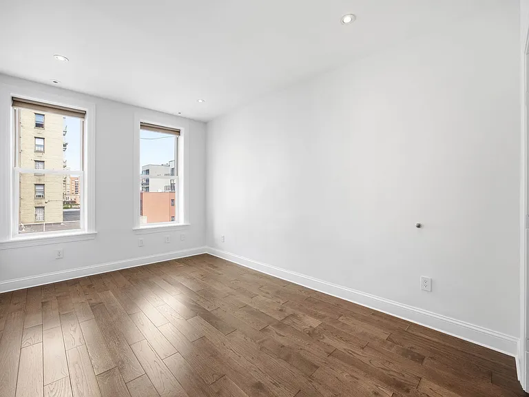 3184 Crescent St #2 — Photo 9