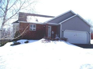 49 Celeste Dr, Rensselaer, NY 12144