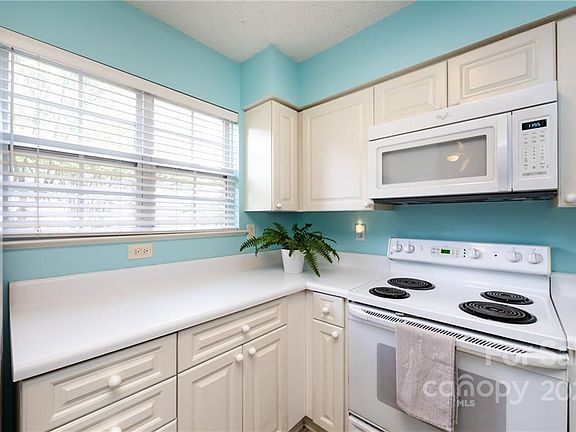 5th image of 4292 Melrose Club Dr