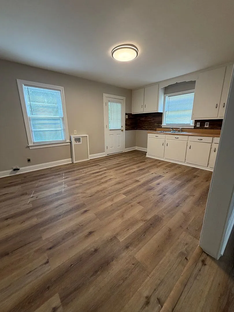 Completely Renovated! Beautiful Bemis Living Available Now! — Photo 3