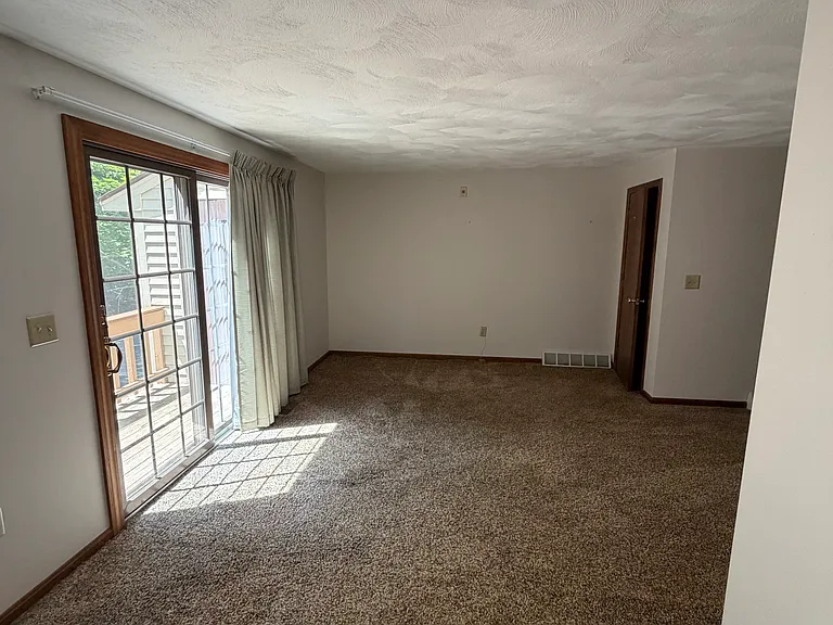 150 Apache Way — Photo 9
