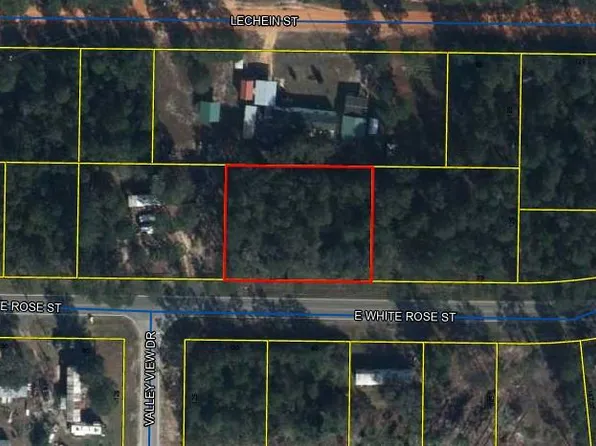 15 E White Rose St, Defuniak Springs, FL 32433