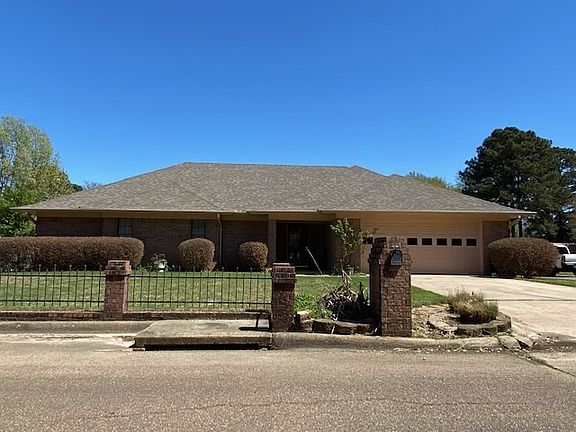 2nd image of 321 Loma Linda St