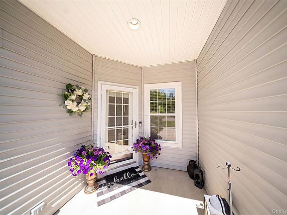 3rd image of 56 Leeward Court