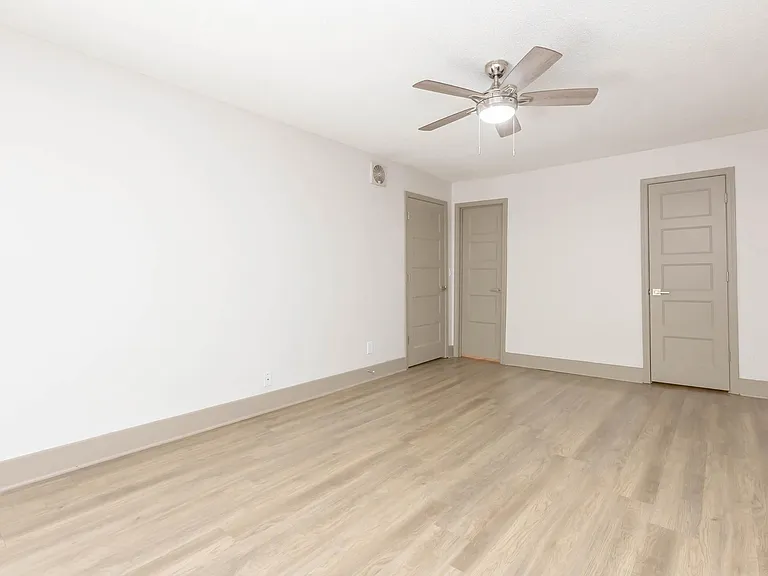 Sunrise Apartments — Photo 26