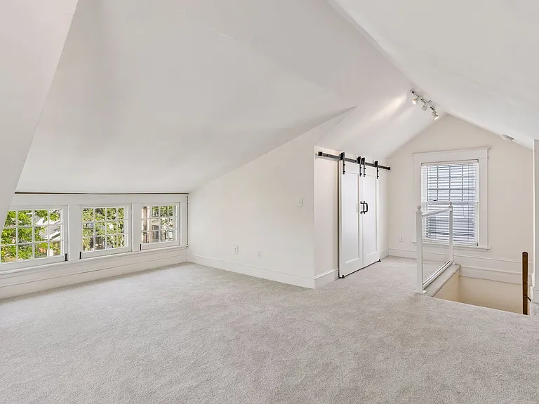 3329 Dupont Ave S — Photo 34