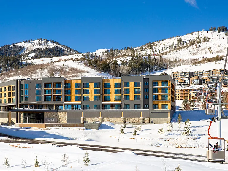 __ Winter in Park City _ View from the Cabriolet ____
__ Stunning winter views from the Cabriolet, located right in front of the resort. Enjoy easy access to the slopes and experience the snow at the base of Canyons Village.