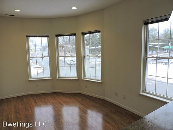 4th image of 572 E Hillside Dr APT 202