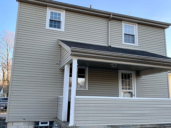 2nd image of 28 Edgewater Dr