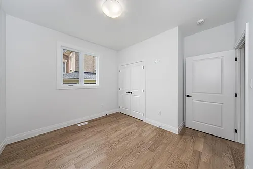House in North Middlesex, Parkhill - View 4