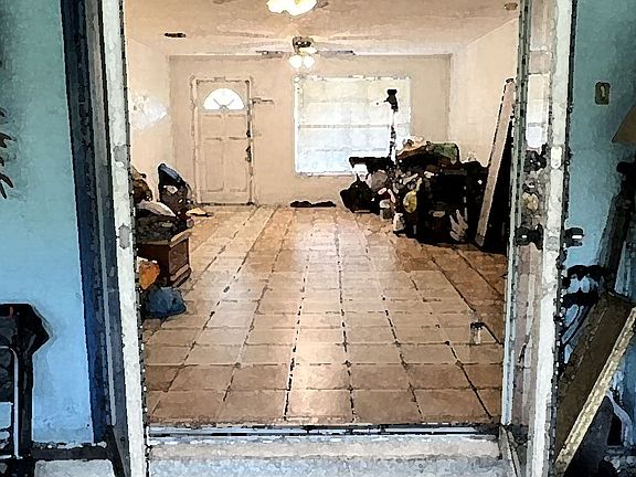 3rd image of 127 NW 25th St