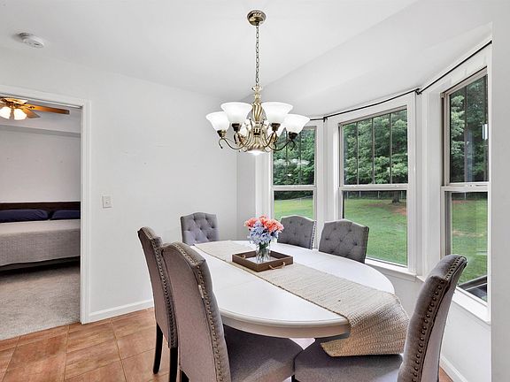 5th image of 735 Starlite Dr