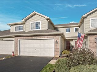 26 Rolling Oaks Rd #D, Sugar Grove, IL 60554