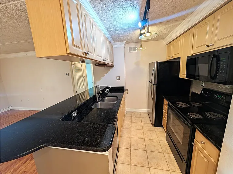 105 S Obrien St #214 — Photo 4