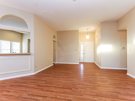 5th image of 5537 Vicksburg Dr