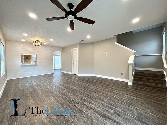 2nd image of 6300 Arlington Ct #210-1