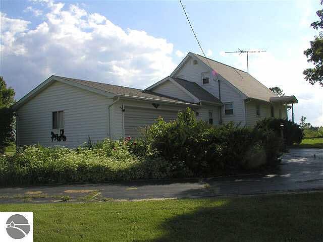 2nd image of 1857 W Saganing Rd