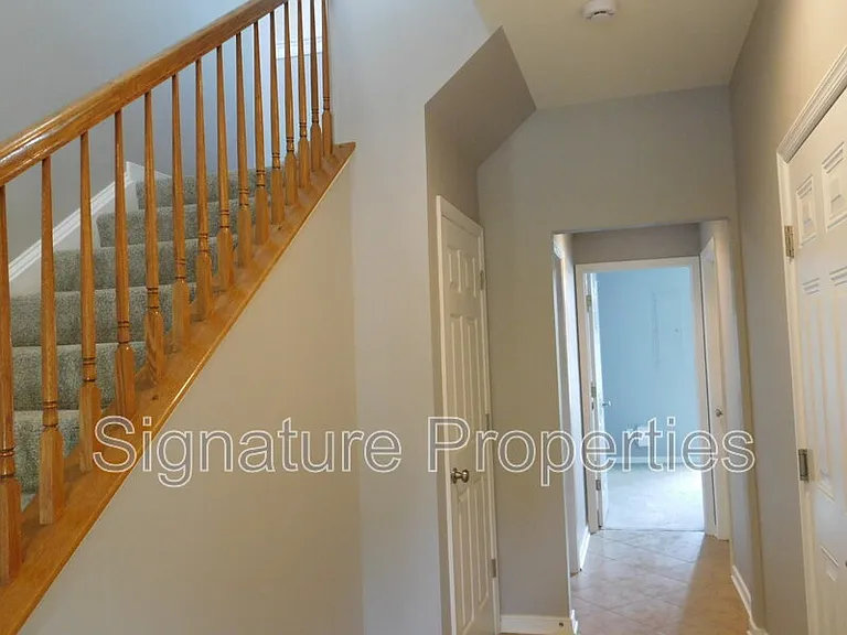8197 Belton Cir — Photo 9