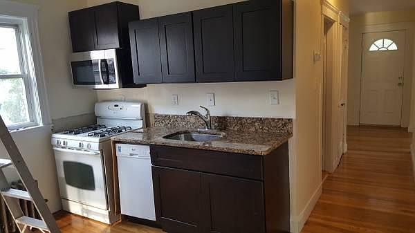 2nd image of 217 N Harvard St #U2
