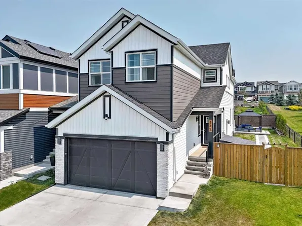 142 SW Lucas Ter NW, Calgary, AB T3P 1P9