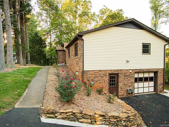 3rd image of 6 Deer Run Ct
