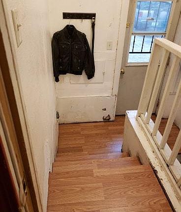 4th image of 871 Emerson Ave