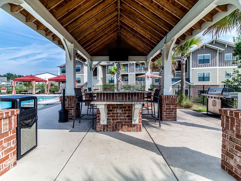 1st image of 601 Giddings Ct #213