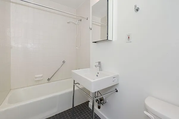 Rented by Aether Property Group | media 10