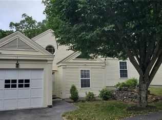 15 Saint George Pl #15, Sandy Hook, CT 06482