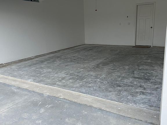 5th image of 143 N McGee St